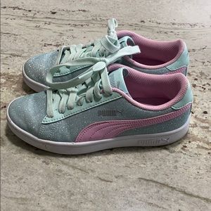 Puma | Shoes | Puma Soft Foam Glitter Sneakers Girls Size 4 Euc | Poshmark